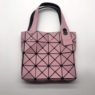 BaoBaoIsseyMiyake - バオバオイッセイミヤケ　新品　トートバッグ  4✖️4 ピンク