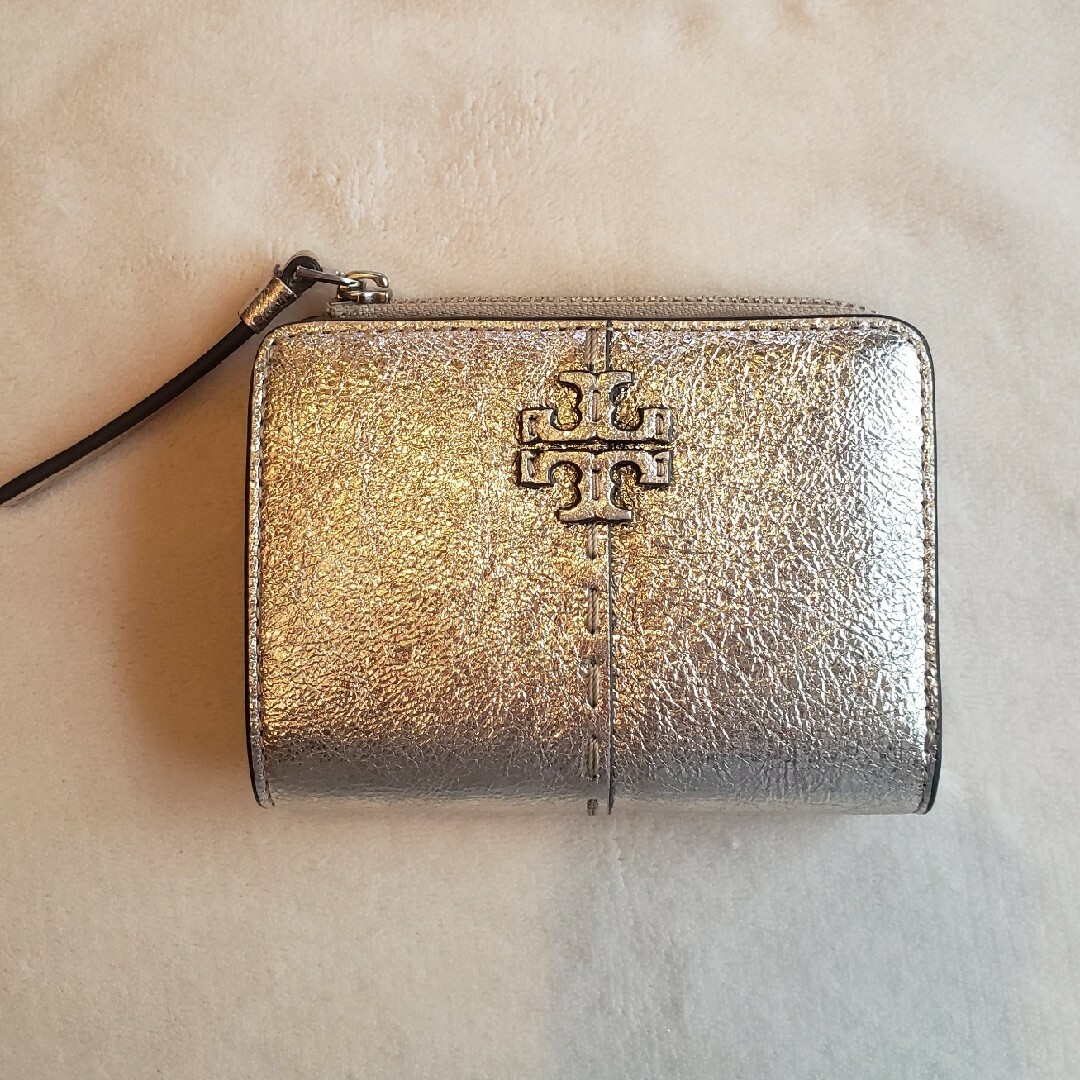 Tory Burch(トリーバーチ)のトリーバーチ財布　マックグロー メタリック バイフォールド ウォレット レディースのファッション小物(財布)の商品写真
