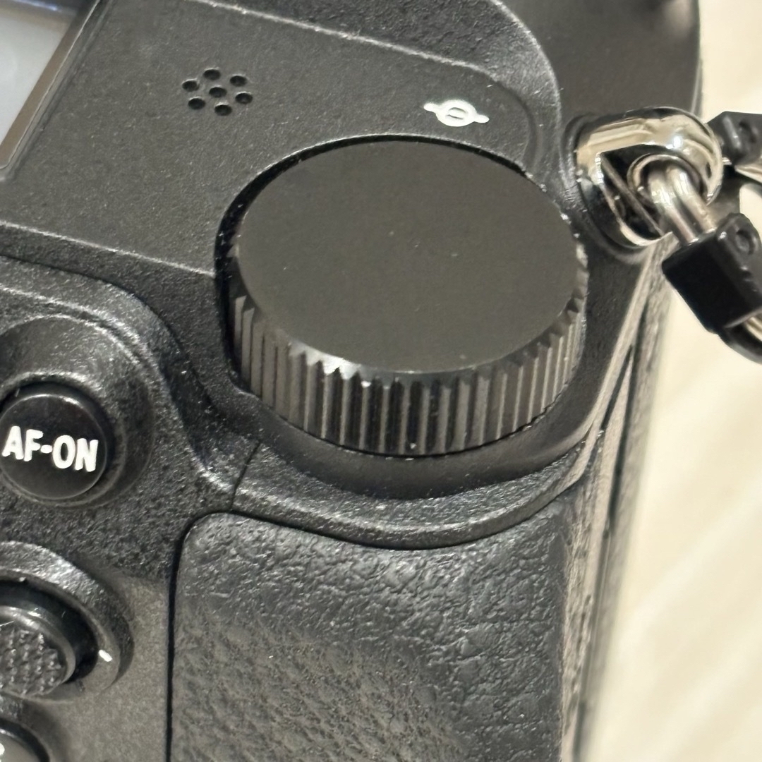 Nikon(ニコン)のNikon Z6II ボディ スマホ/家電/カメラのカメラ(ミラーレス一眼)の商品写真