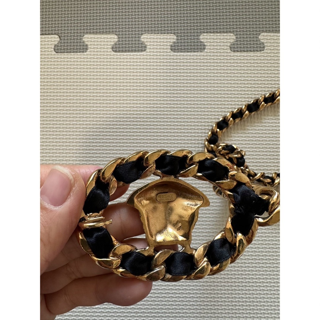 着画はお断りいたします稀有ヴィンテージ　versace 　チェーンベルト　ゴールド