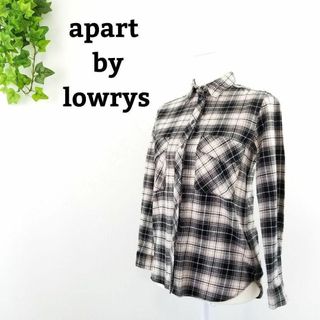 アパートバイローリーズ(apart by lowrys)の美品 アパートバイローリーズ apart by lowrys チェックシャツ S(シャツ/ブラウス(長袖/七分))