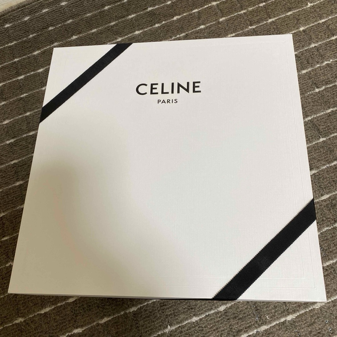 celine(セリーヌ)のセリーヌ ギフトボックス　 空き箱  レディースのバッグ(ショップ袋)の商品写真