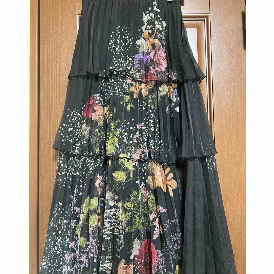 Ameri VINTAGE(アメリヴィンテージ)のUND DARIA TIERED PLEATS SKIRT  レディースのスカート(ロングスカート)の商品写真