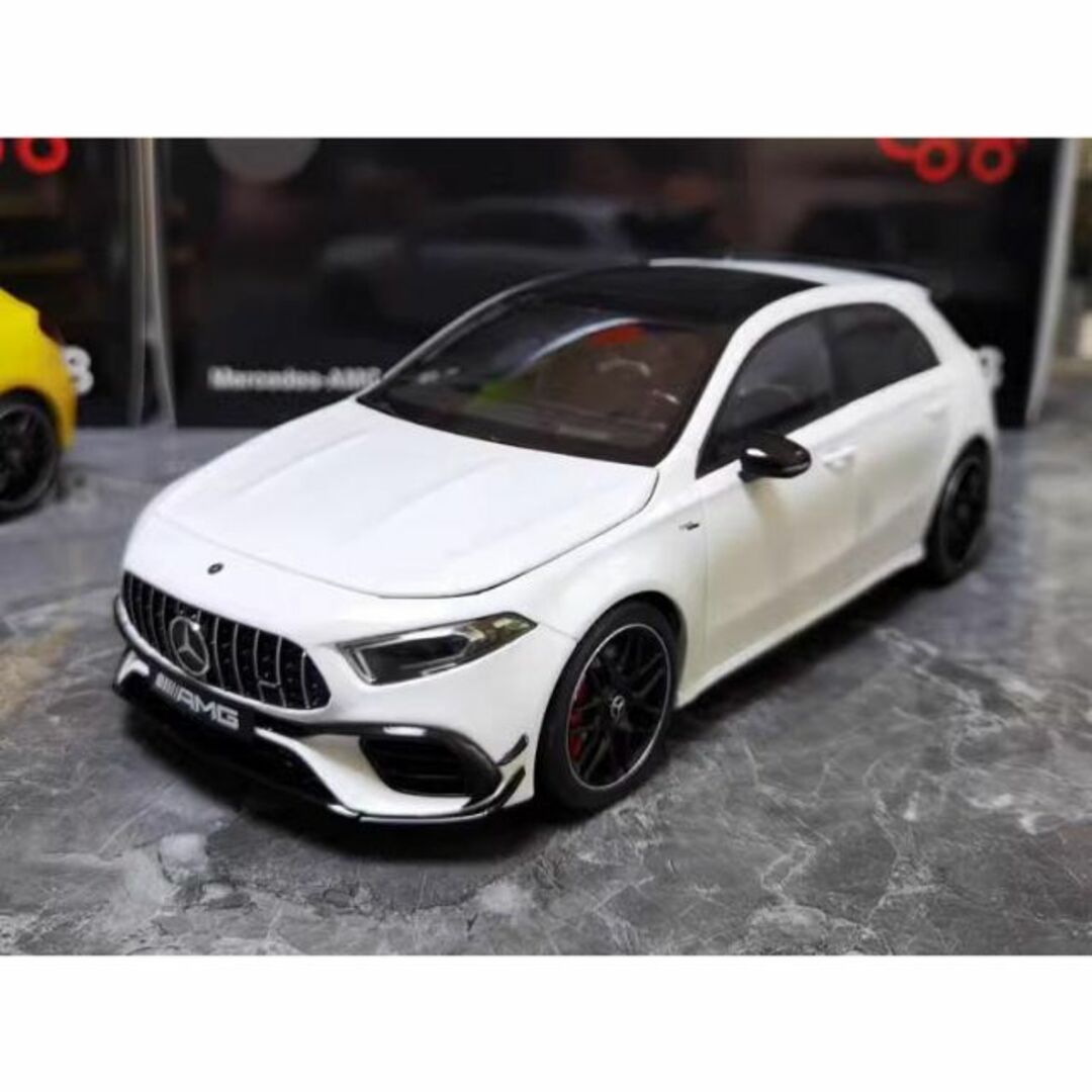 ミニカー NZG 1/18 メルセデス・ベンツ A45 AMG ホワイトおもちゃ/ぬいぐるみ