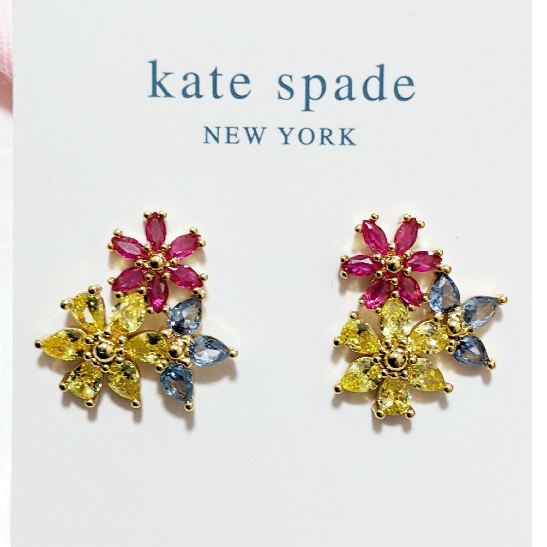 kate spade new york(ケイトスペードニューヨーク)の【新品】ケイトスペード ピアス ファーストブルーム フラワー ゴールド レディースのアクセサリー(ピアス)の商品写真