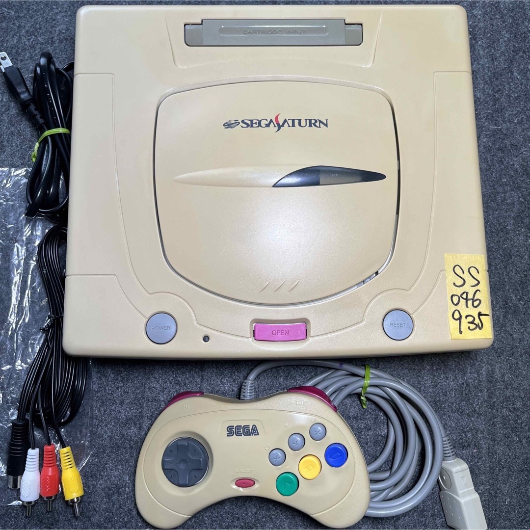 SEGA(セガ)の【すぐ遊べる】SS セガサターン 白 シロ 本体 メンテ済 電池交換 管理935 エンタメ/ホビーのゲームソフト/ゲーム機本体(家庭用ゲーム機本体)の商品写真