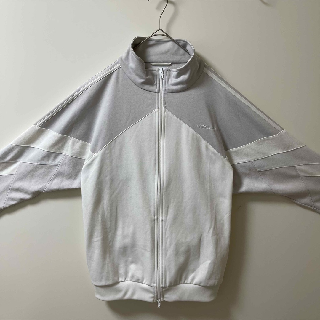 XL美品】アディダス刺繍トラックジャケット古着ジャージ グレートレフォイル白灰色 XL美品】アディダス刺繍トラックジャケット古着ジャージ グレートレフォイル白灰色