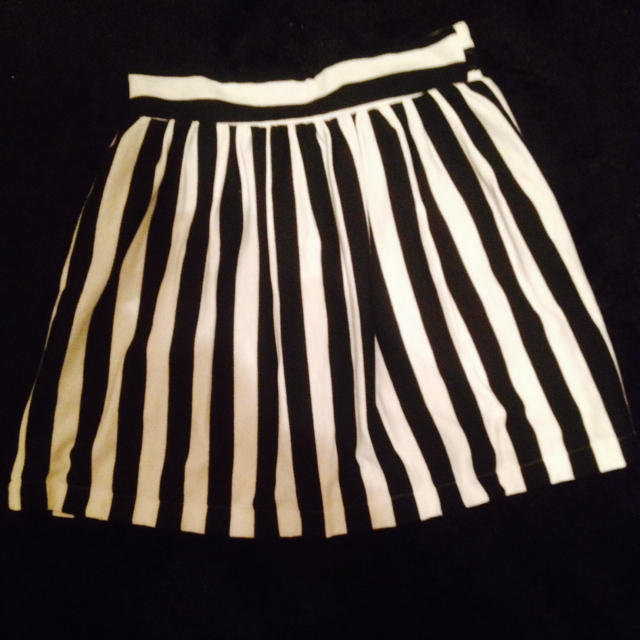WEGO(ウィゴー)のストライプスカート レディースのスカート(ひざ丈スカート)の商品写真