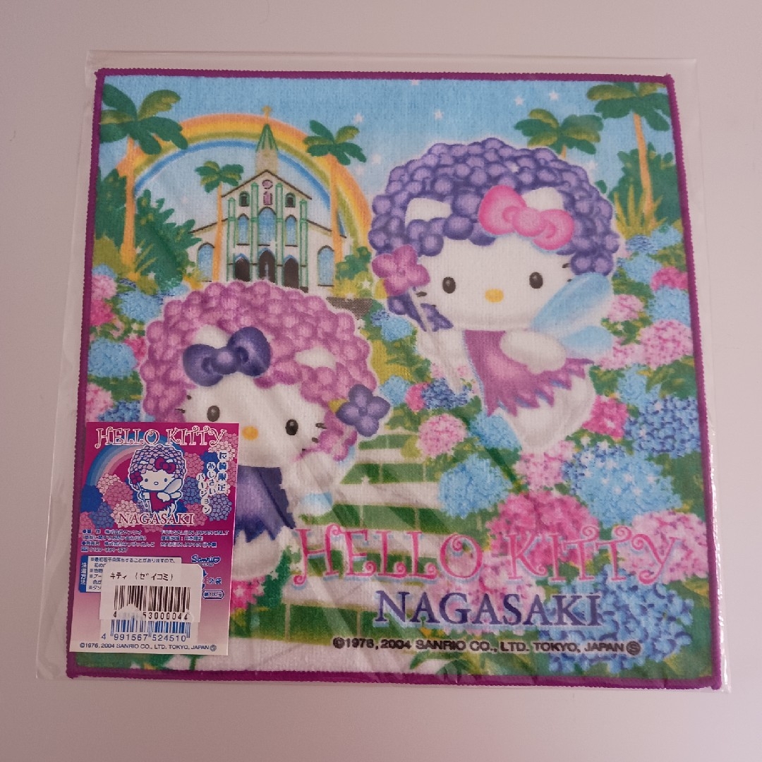 10.【HELLO KITTY】ハンドタオル エンタメ/ホビーのおもちゃ/ぬいぐるみ(キャラクターグッズ)の商品写真