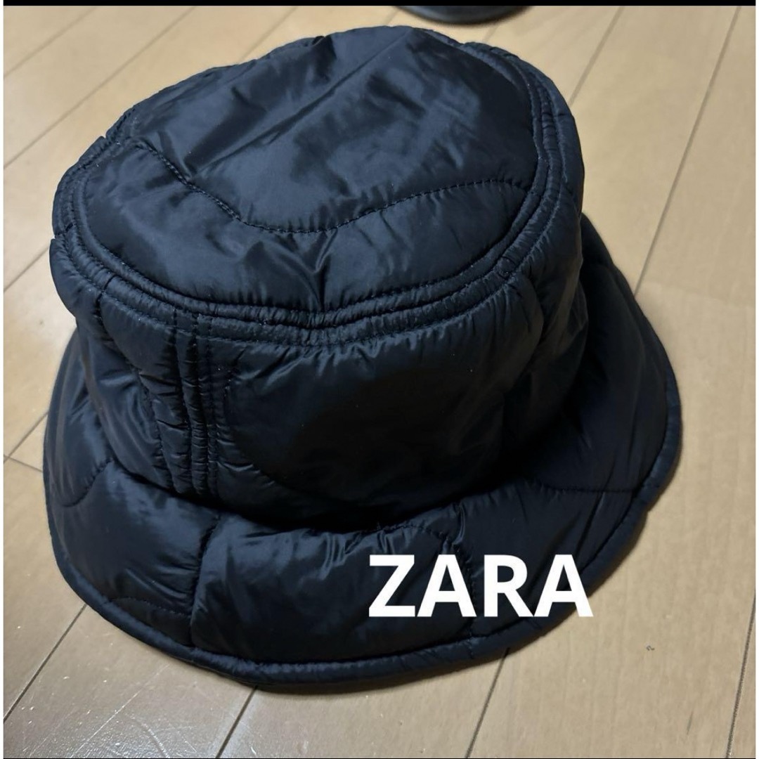 ZARA(ザラ)のZARA 暖かふかふか帽子　黒　キルティング　M レディースの帽子(ハット)の商品写真