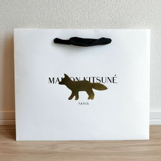 メゾンキツネ(MAISON KITSUNE')の【MAISON KITSUNE】ショップバック　小1枚(ショップ袋)