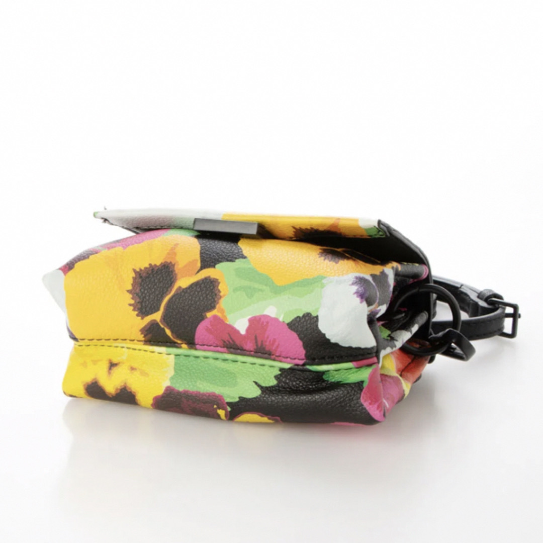 DESIGUAL(デシグアル)の新品✨タグ付き♪ デシグアル　花柄　ミニショルダーバッグ　　大特価‼️ レディースのバッグ(ショルダーバッグ)の商品写真