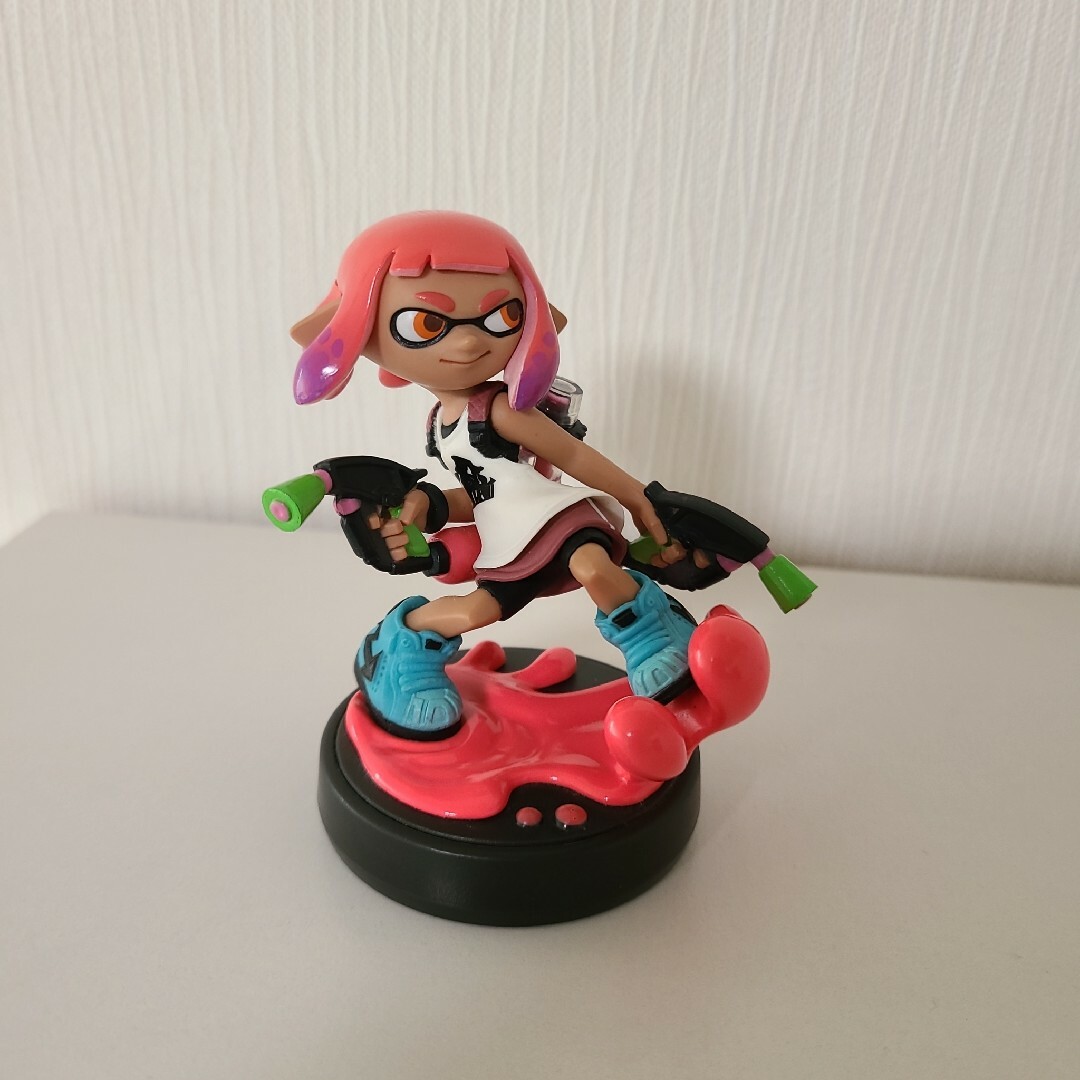 amiibo　アミーボ　スプラトゥーン　ガールネオンピンク エンタメ/ホビーのフィギュア(ゲームキャラクター)の商品写真