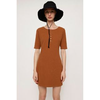 スライ(SLY)の〈新品タグあり〉SLY CUT RIB HENRY NECK ショートワンピース(ミニワンピース)