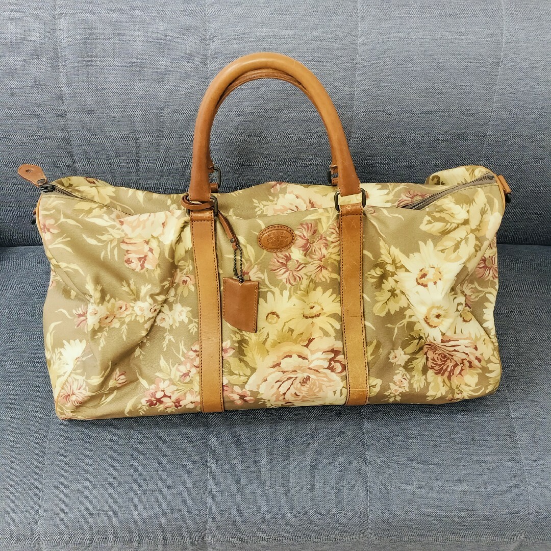 ローラアシュレイ　ボストンバッグ　花柄　カデナキー レディースのバッグ(ボストンバッグ)の商品写真
