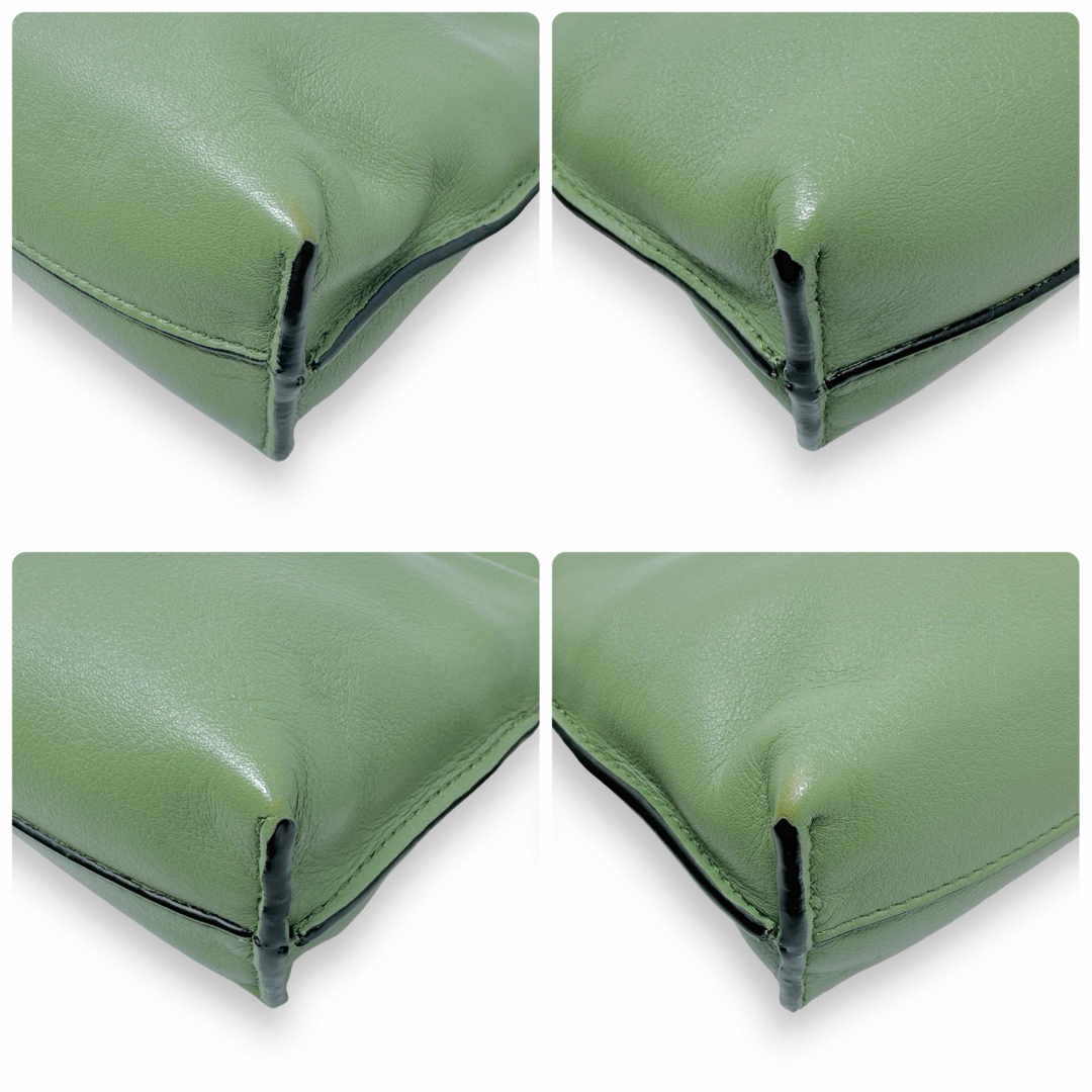 LOEWE(ロエベ)のロエベ A411FC6X01 フラメンコクラッチ ナノ ナッパレザー グリーン レディースのバッグ(ショルダーバッグ)の商品写真