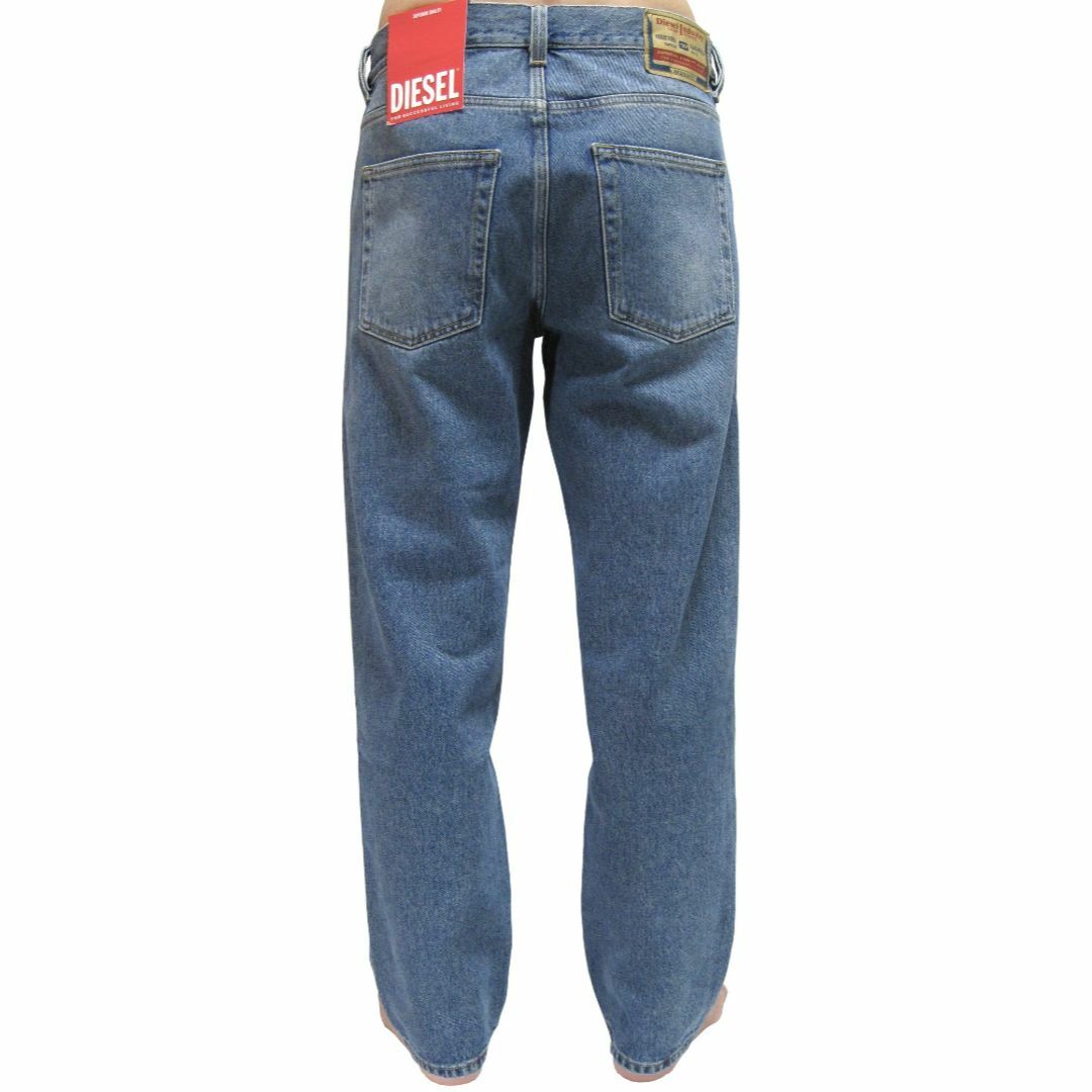 DIESEL(ディーゼル)のDIESEL ビッグエンボスロゴ ストレートジーンズ 2010-FS4 W29 メンズのパンツ(デニム/ジーンズ)の商品写真