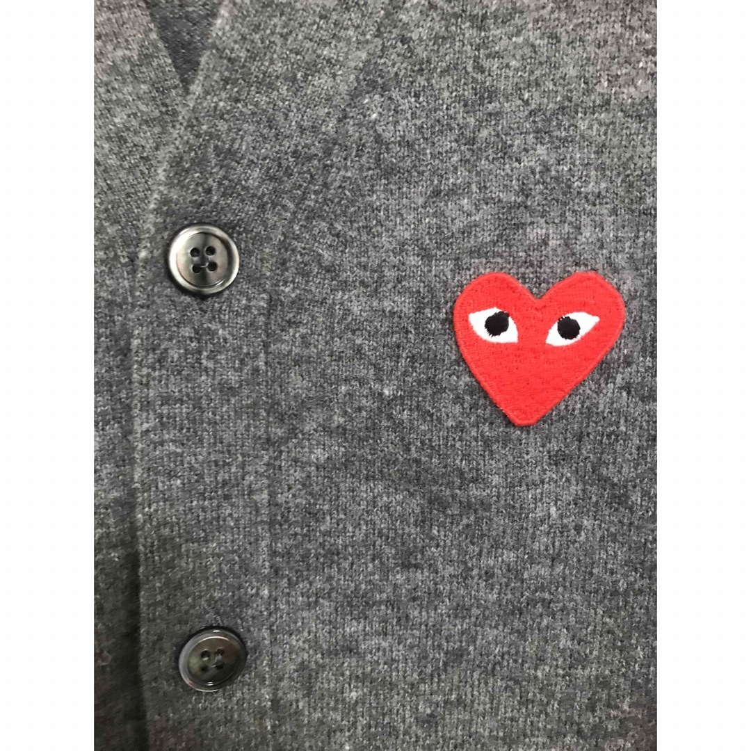 COMME des GARCONS(コムデギャルソン)のPLAY COMME DES GARCONS カーディガン グレーS メンズのトップス(カーディガン)の商品写真