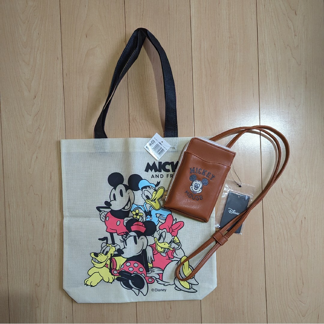 Disney(ディズニー)の最終価格　ミッキーショルダーガジェットスマホポーチとディズニー不織布トートバッグ レディースのバッグ(ショルダーバッグ)の商品写真