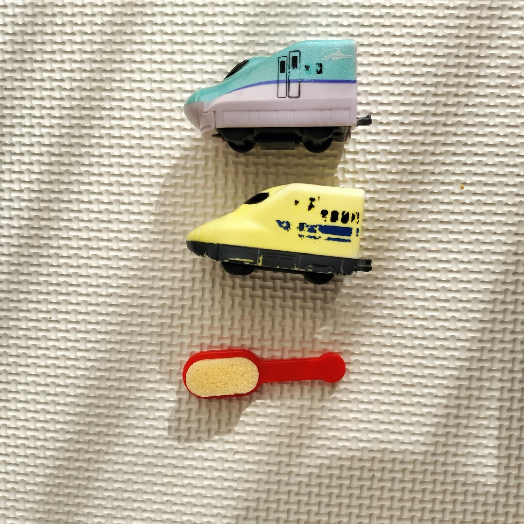 PILOT(パイロット)のおふろDEミニカー 海底トンネル！北海道新幹線はやぶさ＆ドクターイエローセット エンタメ/ホビーのおもちゃ/ぬいぐるみ(その他)の商品写真