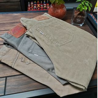 ビームス(BEAMS)のBEAMS　LEVI'S　コーデュロイ　ジーンズ　パンツ３着セットにて(デニム/ジーンズ)