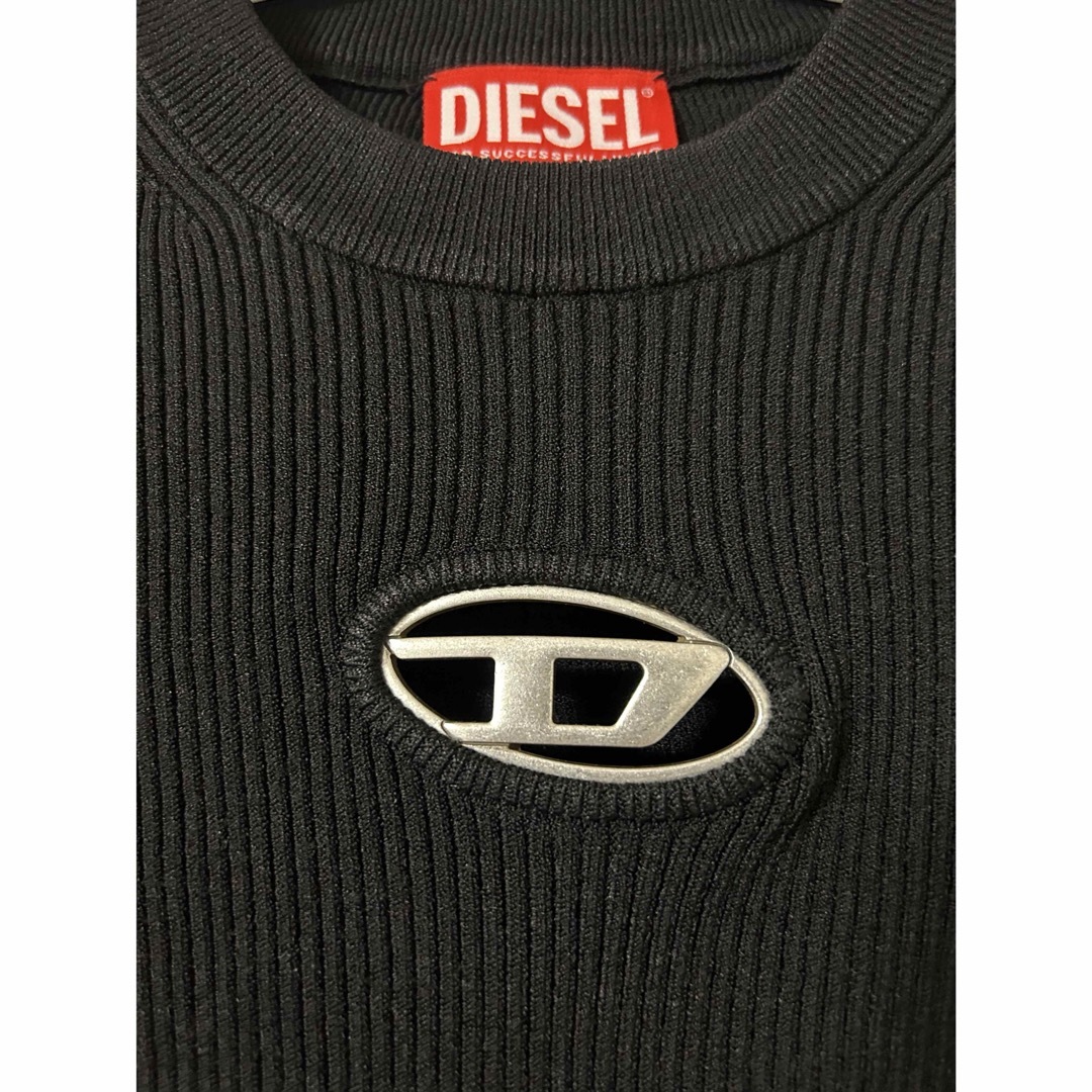 DIESEL(ディーゼル)のDIESEL ディーゼル M-Valary ロゴ メタル ニット レディースのトップス(ニット/セーター)の商品写真