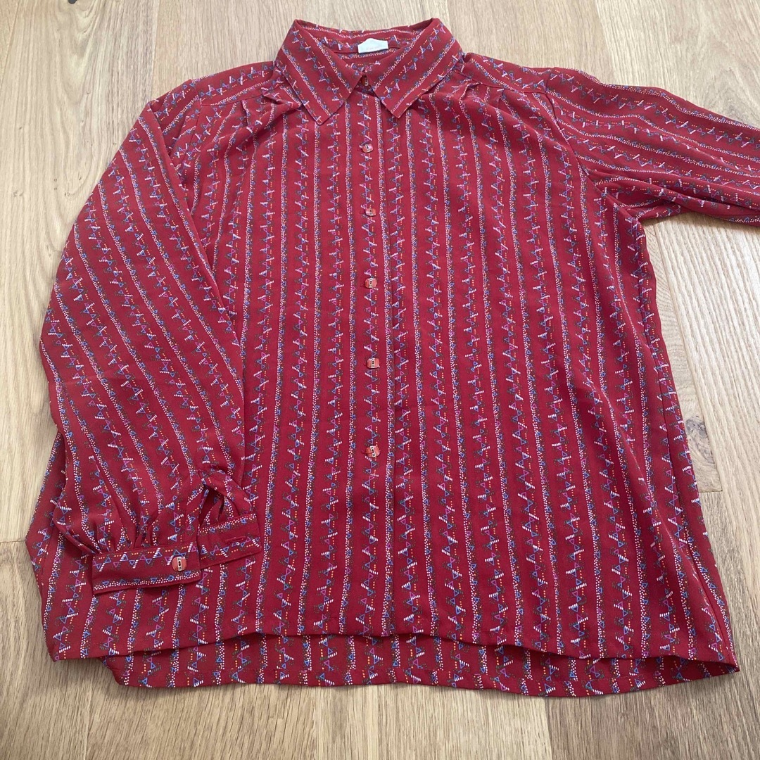 赤色 ブラウス 古着 90s レトロ レディースのトップス(シャツ/ブラウス(長袖/七分))の商品写真