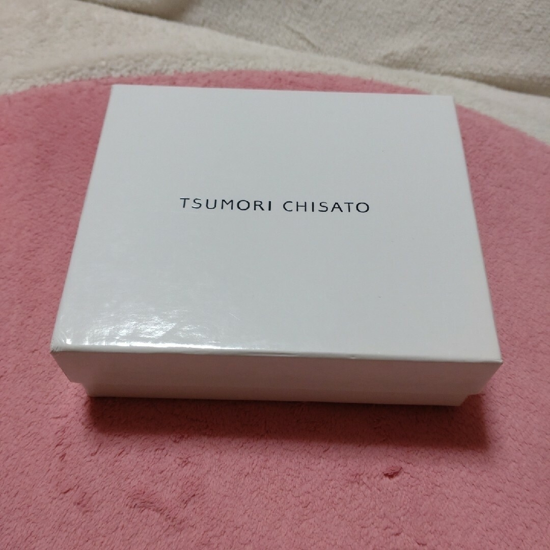 TSUMORI CHISATO(ツモリチサト)のツモリチサト　箱のみ　空箱＆おまけフランスラックス　ポニーテールチューブの巾着袋 インテリア/住まい/日用品のインテリア小物(小物入れ)の商品写真