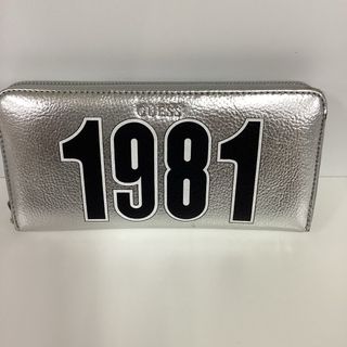 ゲス(GUESS)のGUESS  長財布　シルバー　1981(財布)