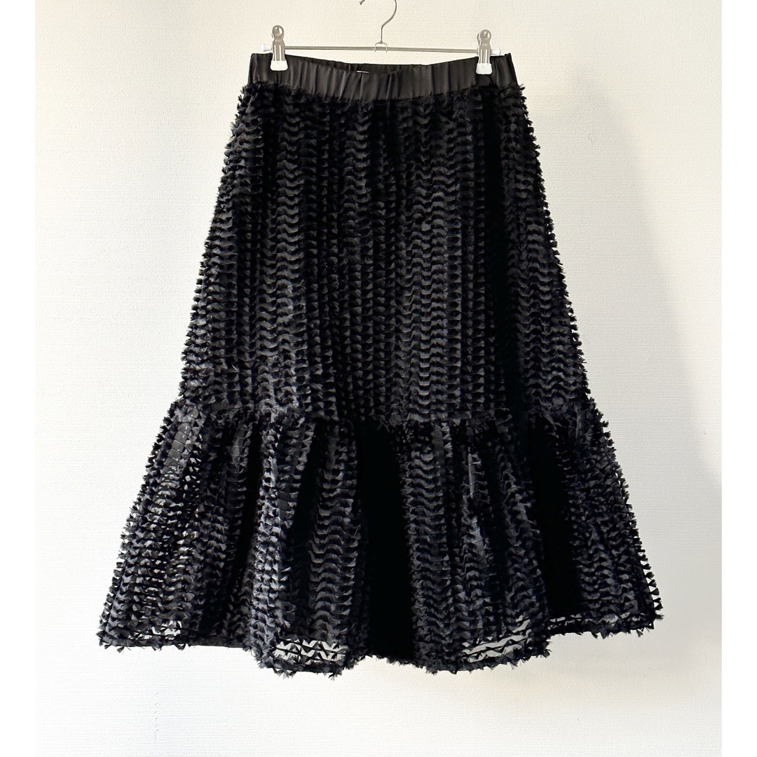 BAUM UND PFERDGARTEN(バウムウンドヘルガーデン)の【美品】BAUM UND PFERDGARTEN　Tiny Bows スカート レディースのスカート(ロングスカート)の商品写真