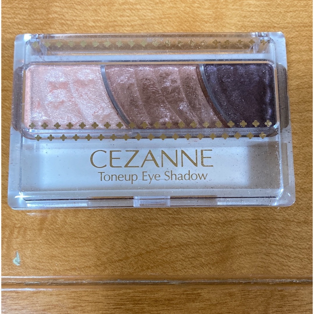 CEZANNE（セザンヌ化粧品）(セザンヌケショウヒン)のセザンヌ　トーンアップアイシャドウ コスメ/美容のベースメイク/化粧品(アイシャドウ)の商品写真