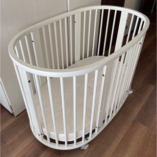 ストッケ(Stokke)のSTOKKEストッケ ベビーベッド ホワイト ベッドマット(ベビーベッド)