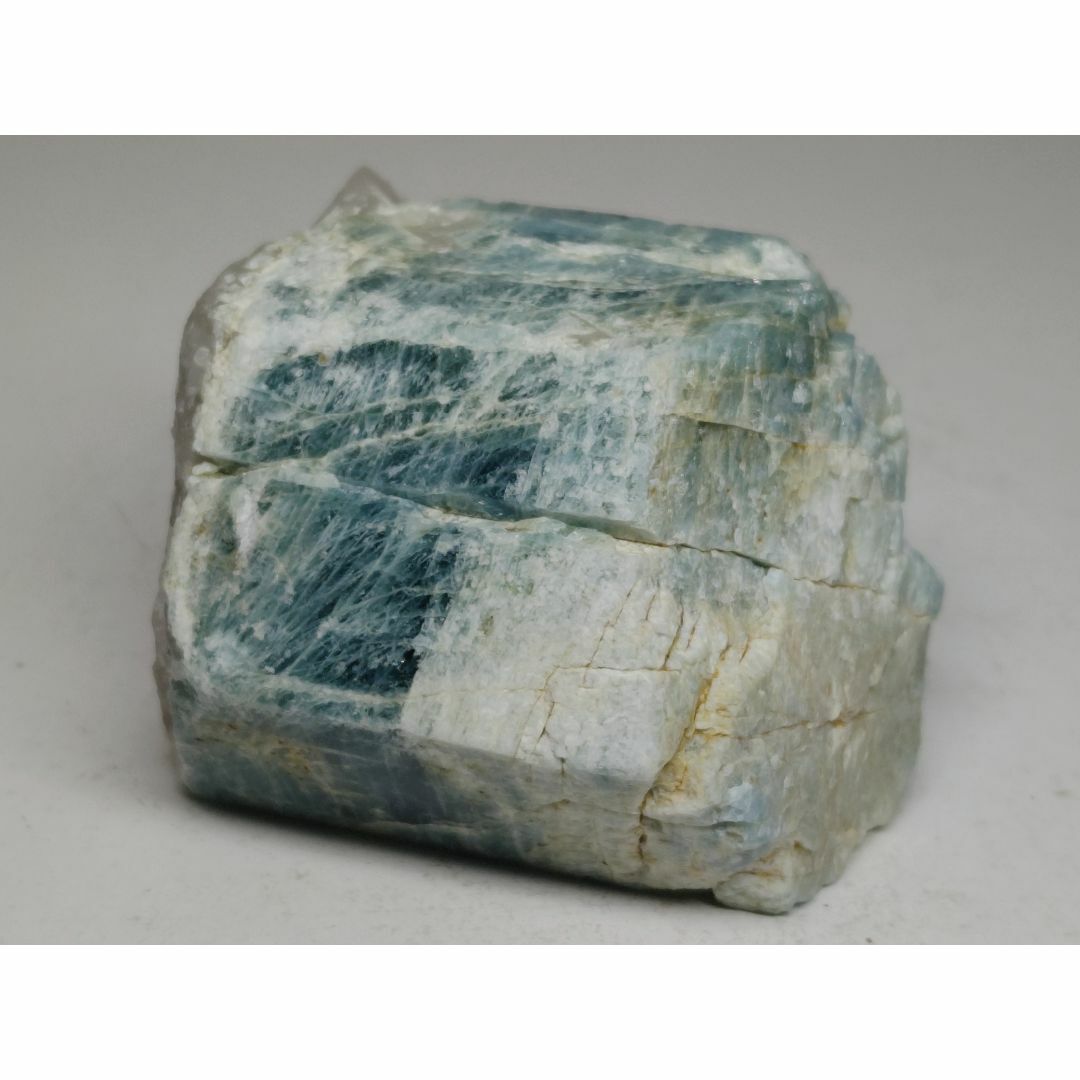 アクアマリン 311g 緑柱石 ベリル 鉱物 原石 自然石 鑑賞石 誕生石 水石コレクション