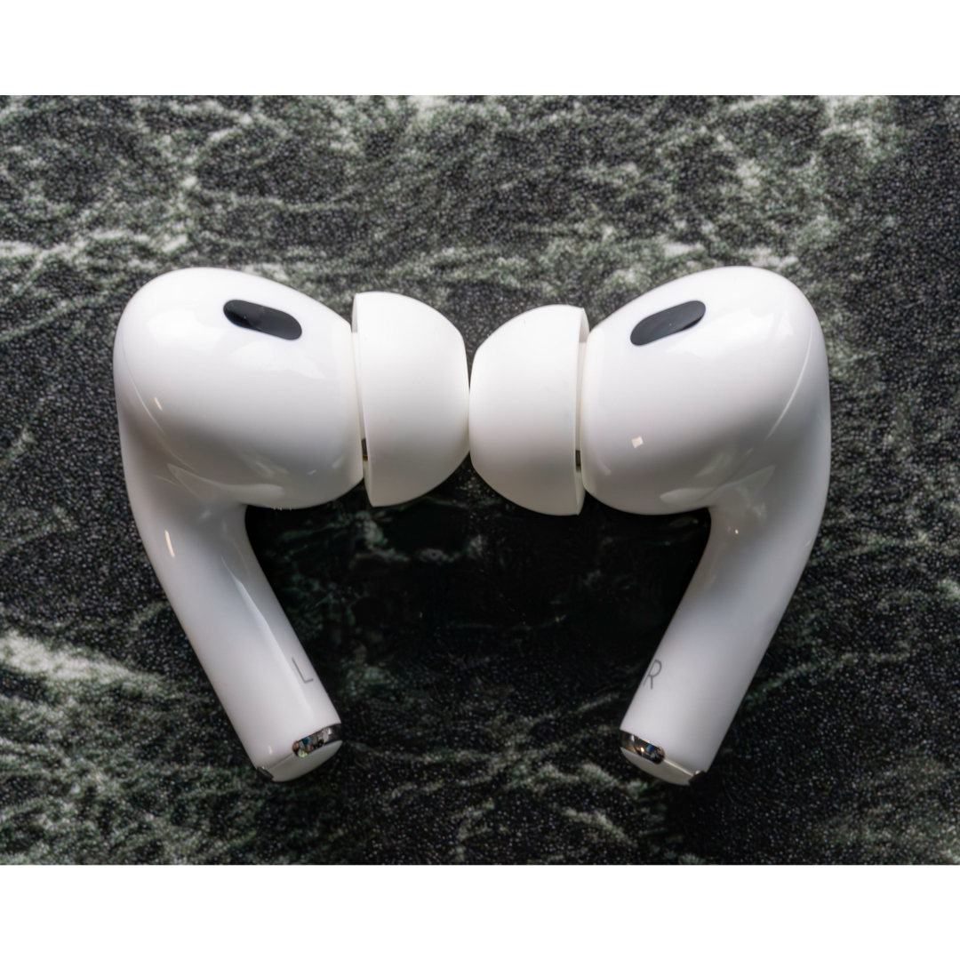 Apple(アップル)のAirPods Pro2 第2世代 MQD83J/A Lightningモデル スマホ/家電/カメラのオーディオ機器(ヘッドフォン/イヤフォン)の商品写真