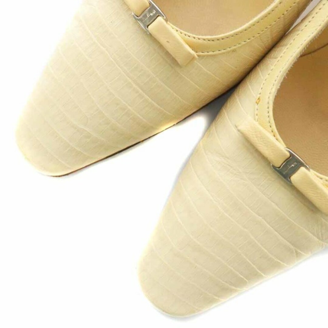Salvatore Ferragamo(サルヴァトーレフェラガモ)のサルヴァトーレフェラガモ パンプス スクエアトゥ 5 22.5cm ベージュ レディースの靴/シューズ(ハイヒール/パンプス)の商品写真