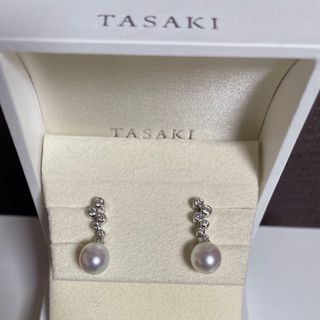 タサキ(TASAKI)の【美品】TASAKI白蝶パールイヤリングダイヤ付き8.9mmパール0.48ct (イヤリング)