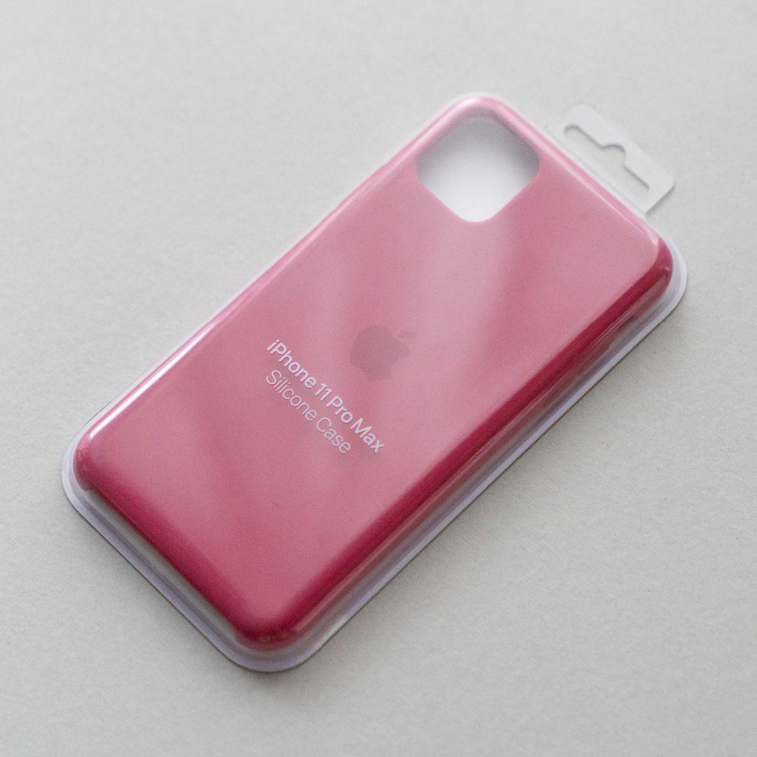 Apple(アップル)の新品2個セットApple純正iPhone11Pro Maxシリコンケース青+赤紫 スマホ/家電/カメラのスマホアクセサリー(iPhoneケース)の商品写真