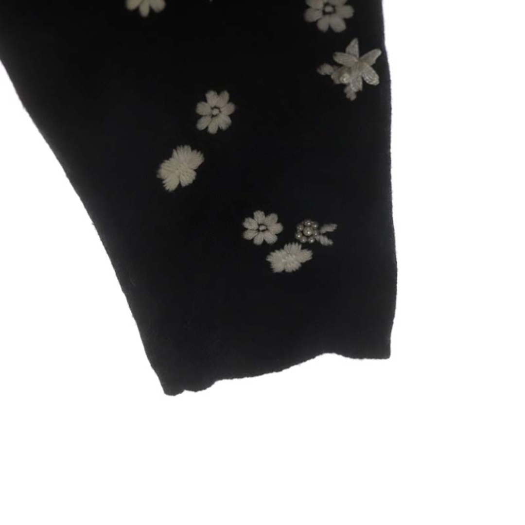 TOCCA(トッカ)のトッカ パールフラワー刺繍カーディガン ニット セーター 長袖 XS 黒 白  レディースのトップス(カーディガン)の商品写真