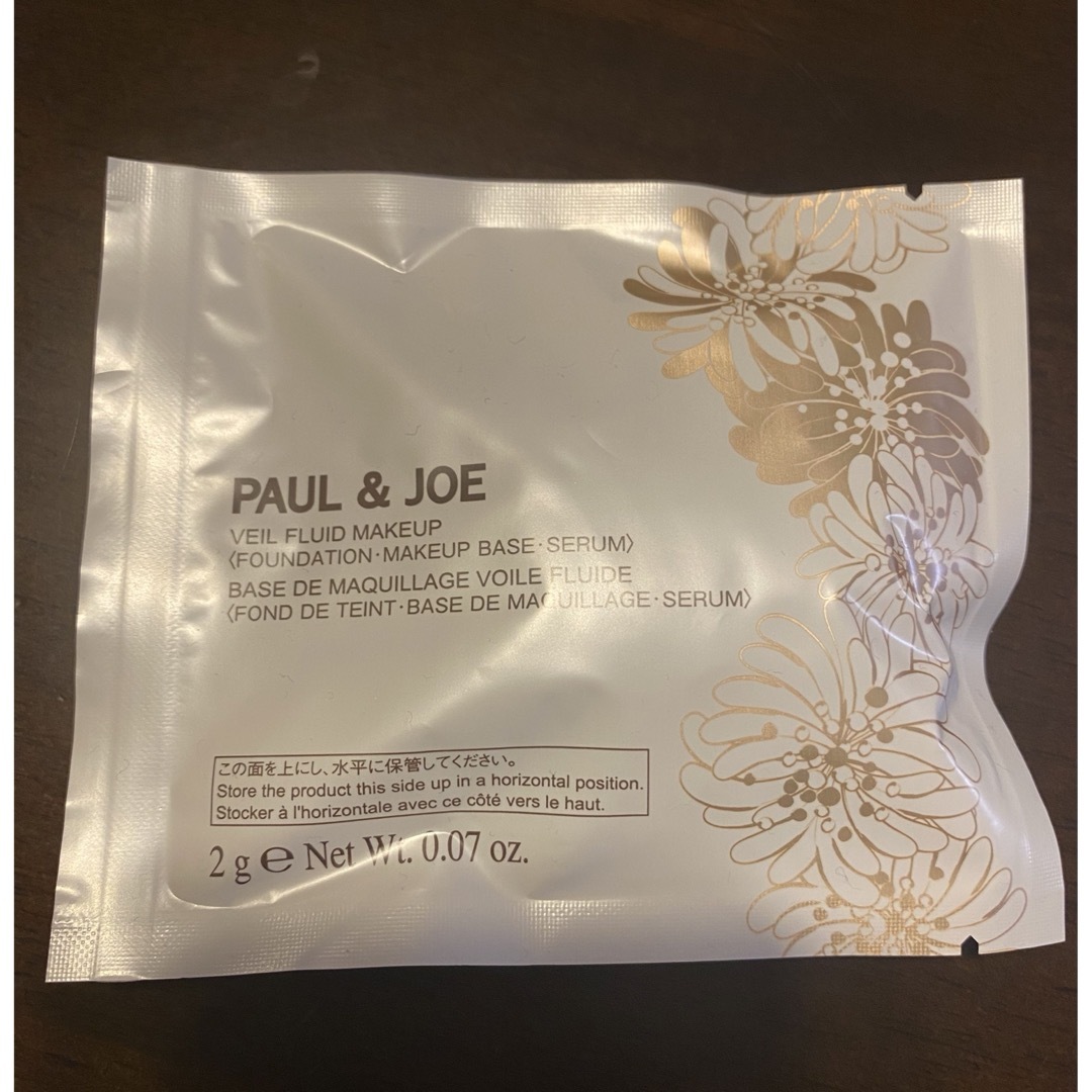 PAUL & JOE(ポールアンドジョー)のポール&ジョー　シースルーヴェールコンパクト01、クレンジングクリーム試供品 コスメ/美容のベースメイク/化粧品(ファンデーション)の商品写真