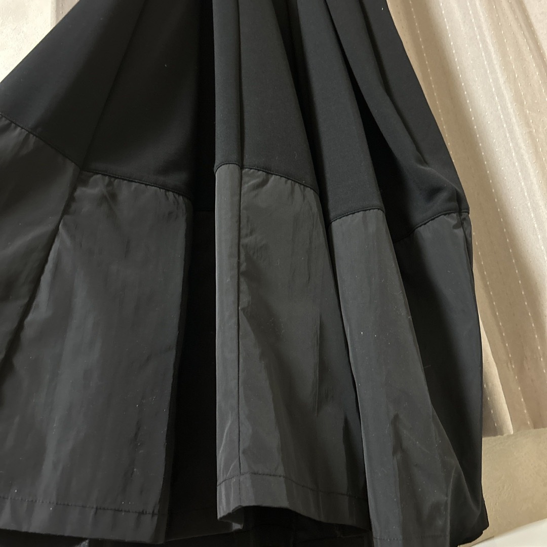 LASUD(ラシュッド)のラシュッド・LASUD 黒ボンディングジャンパースカート　肩ストラップ取り外し可 レディースのスカート(ロングスカート)の商品写真