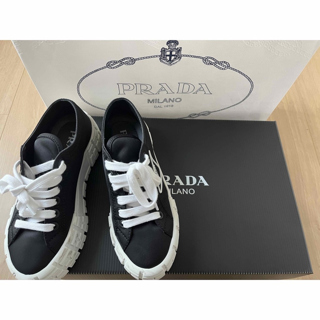 PRADA(プラダ)の専用ページ PRADA スニーカー プラダ 厚底スニーカー  サイズ35.5 レディースの靴/シューズ(スニーカー)の商品写真