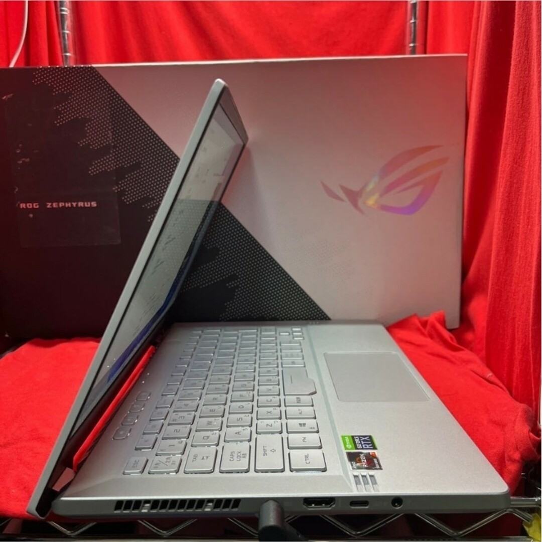 ASUS(エイスース)のASUS ROG Zephyrus G14 RTX3050 ゲーミング スマホ/家電/カメラのPC/タブレット(ノートPC)の商品写真