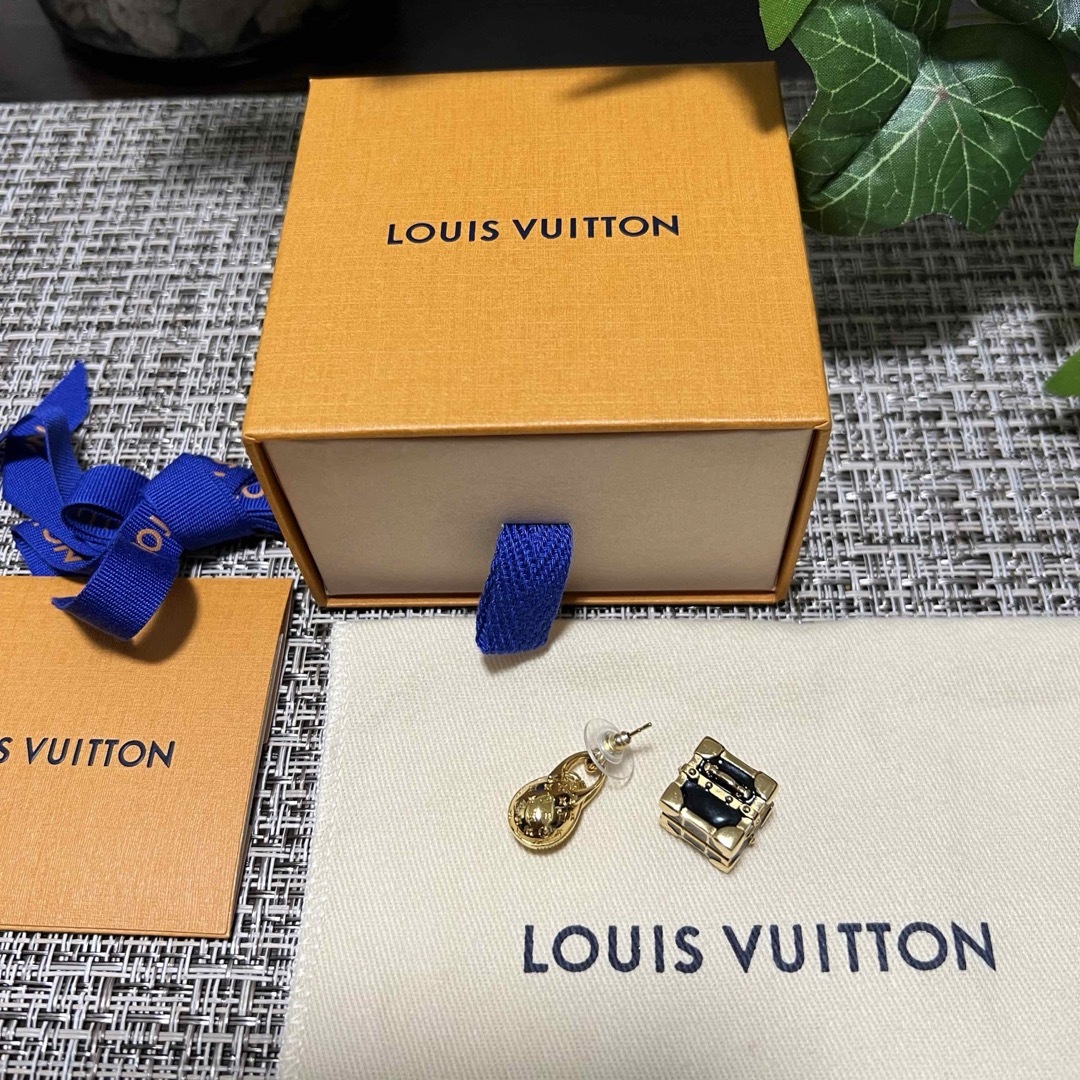 LOUIS VUITTON ルイ・ヴィトン ピアス ゴールド アシメ  箱付きピアス