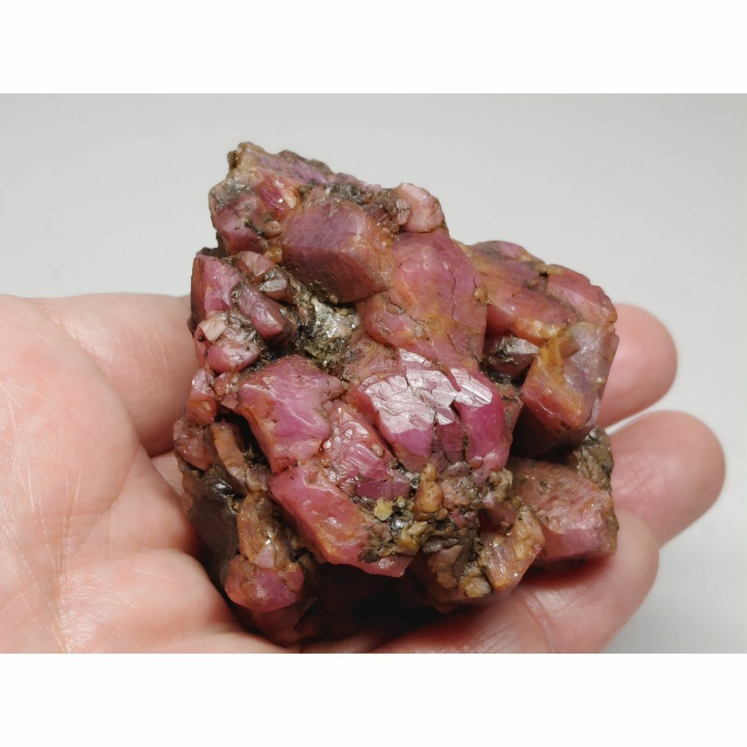 ルビー 203g コランダム 鋼玉 鉱石 原石 自然石 鑑賞石 誕生石 鉱物