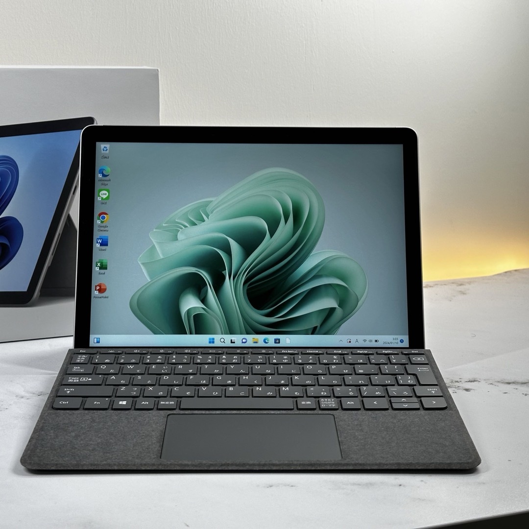 Microsoft(マイクロソフト)の即配準新品　Microsoft Surface Go3 4GB SSD 64GB スマホ/家電/カメラのPC/タブレット(タブレット)の商品写真