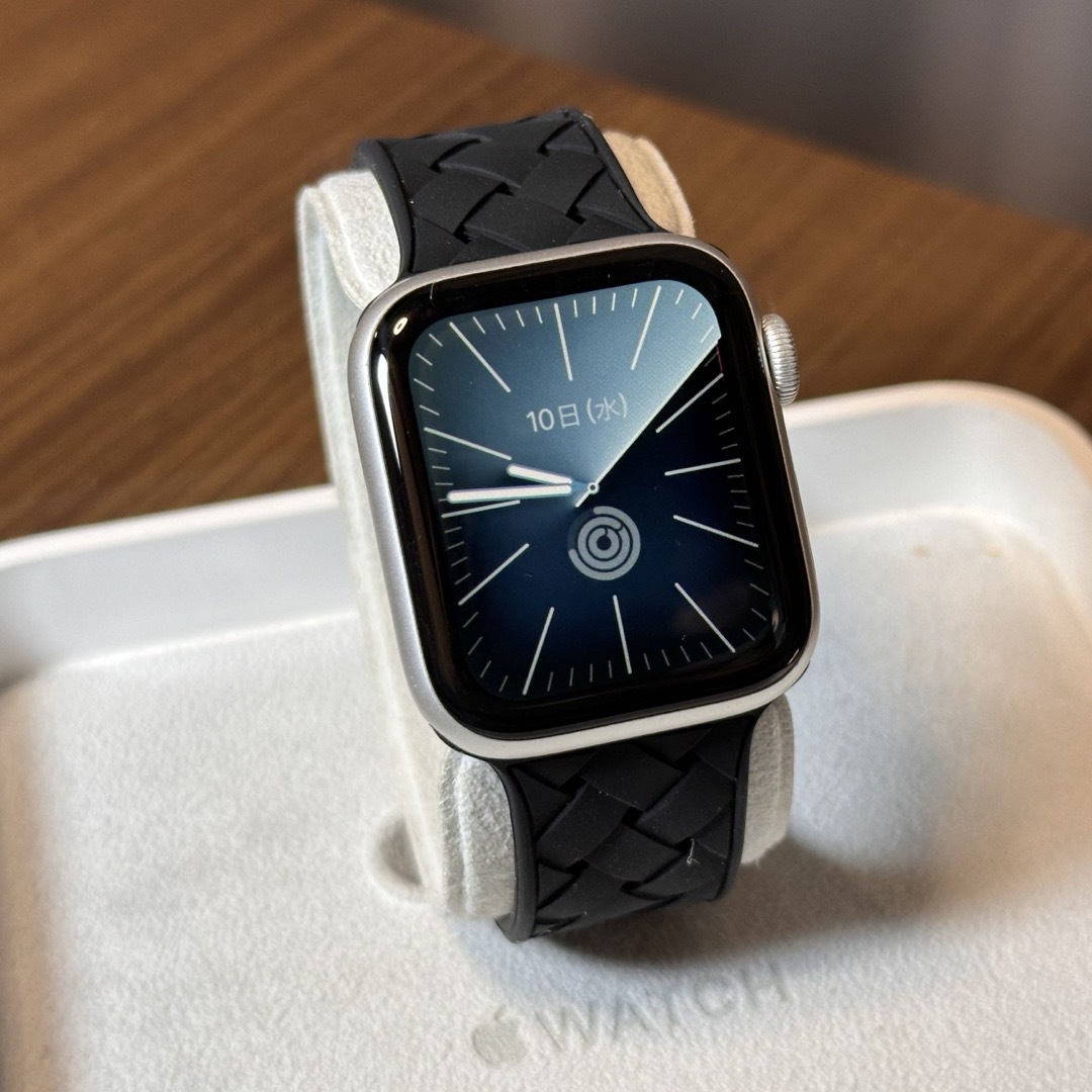 Apple Watch(アップルウォッチ)のApple Watch Series 4 GPS Cellular 40mm スマホ/家電/カメラのスマートフォン/携帯電話(その他)の商品写真