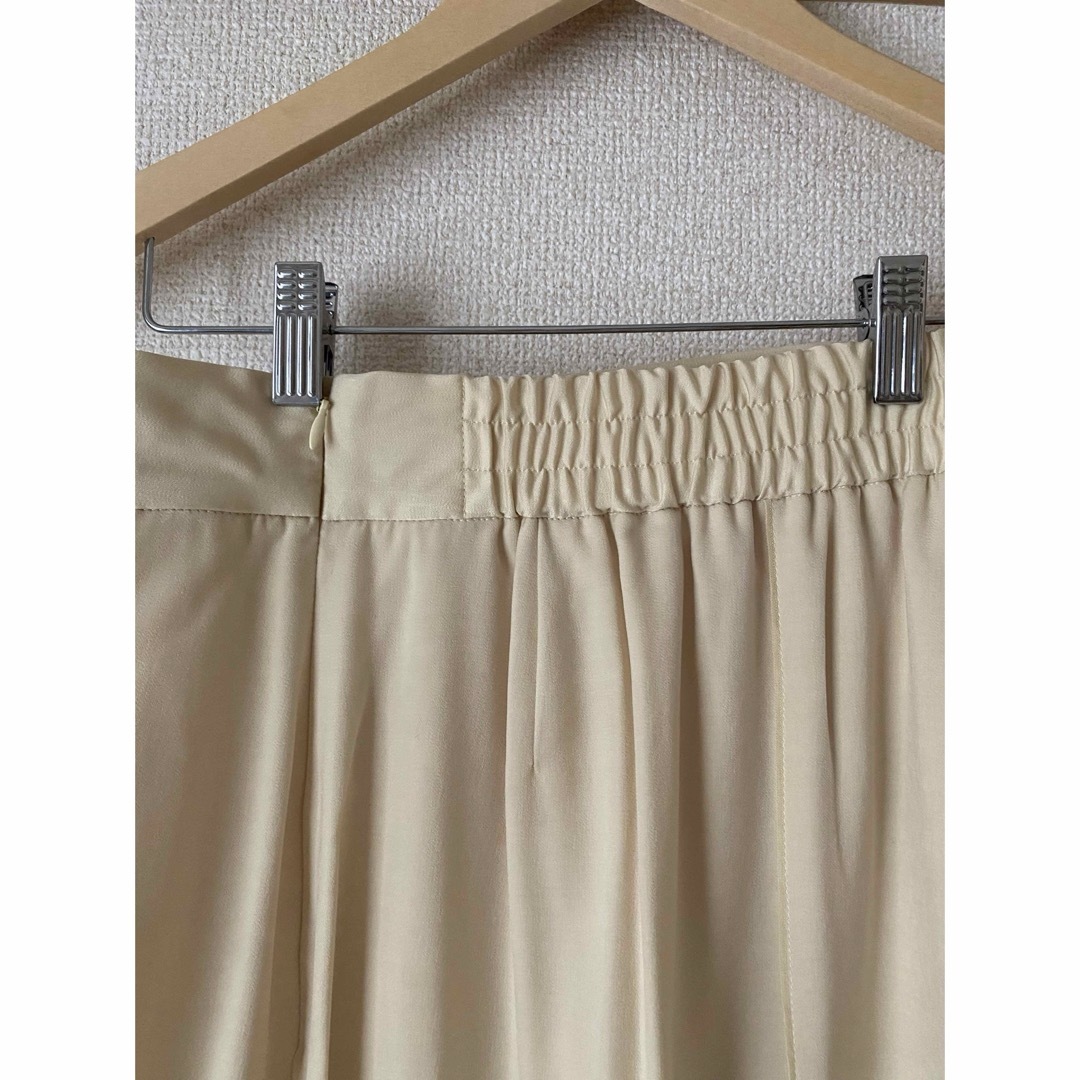 PUBLIC TOKYO(パブリックトウキョウ)の【美品、試着のみ、匿名配送】　PUBLIC TOKYO サテンマーメイドスカート レディースのスカート(ロングスカート)の商品写真