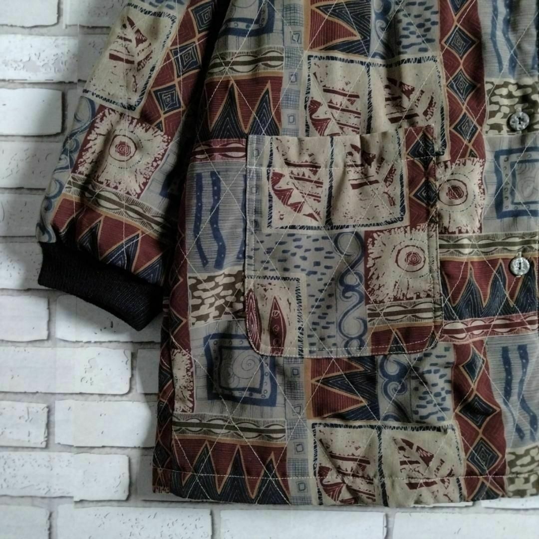 羽織り☆レトロ　コート　ジャケット　中綿キルティング　ノーカラー　アート　幾何学 レディースのジャケット/アウター(ノーカラージャケット)の商品写真