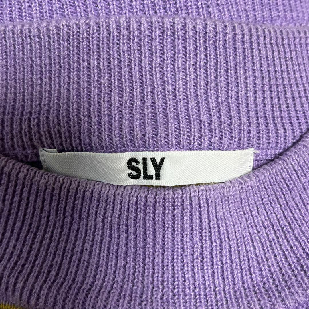 SLY(スライ)のSLY ボーダーニットトップス【F】モックネック　ストライプ　補色カラー レディースのトップス(ニット/セーター)の商品写真