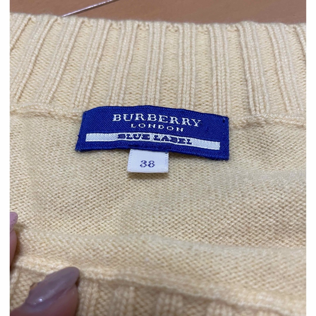 BURBERRY BLUE LABEL(バーバリーブルーレーベル)のバーバリーブルーレーベル　オフショル　ニット　イエロー　カシミヤ　ウール レディースのトップス(ニット/セーター)の商品写真